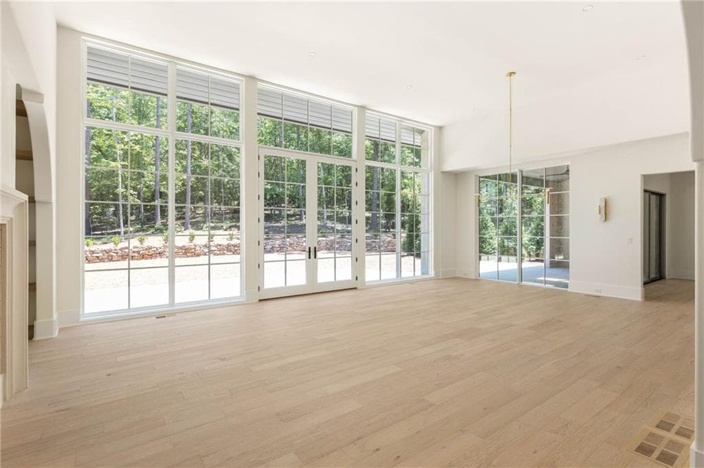 4 bedroom, 5 bathroom, 4,125 sq ft single family residence for sale at 555 Augusta Lane, Chattahoochee Hills, GA 30268 — photo 6