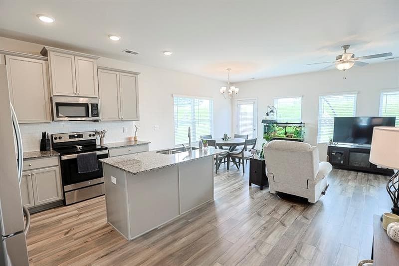 3 bedroom, 3 bathroom, 1,465 sq ft townhouse for sale at 84 Regent Park, Hoschton, GA 30548 — photo 5