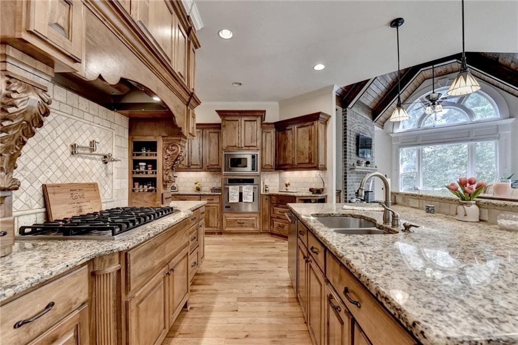 5 bedroom, 6 bathroom, 5,147 sq ft single family residence for rent at 11037 Estates Circle, Alpharetta, GA 30022 for $8,000 a month — photo 9