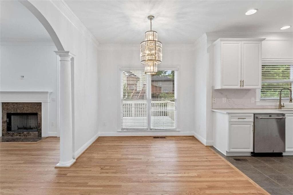 5 bedroom, 4 bathroom, 4,027 sq ft single family residence for sale at 1711 Summit Glen Lane, Atlanta, GA 30329 — photo 9