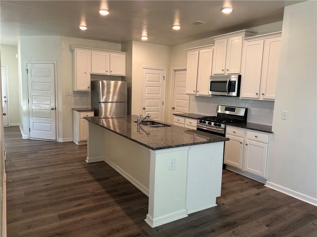 3 bedroom, 3 bathroom, 1,784 sq ft townhouse for sale at 3893 Prospect Point Drive, Gillsville, GA 30566 — photo 6