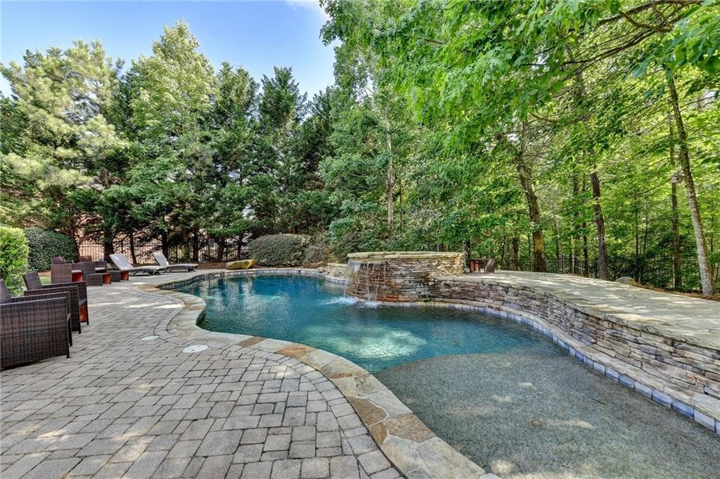 5 bedroom, 6 bathroom, 5,147 sq ft single family residence for rent at 11037 Estates Circle, Alpharetta, GA 30022 for $8,000 a month — photo 3