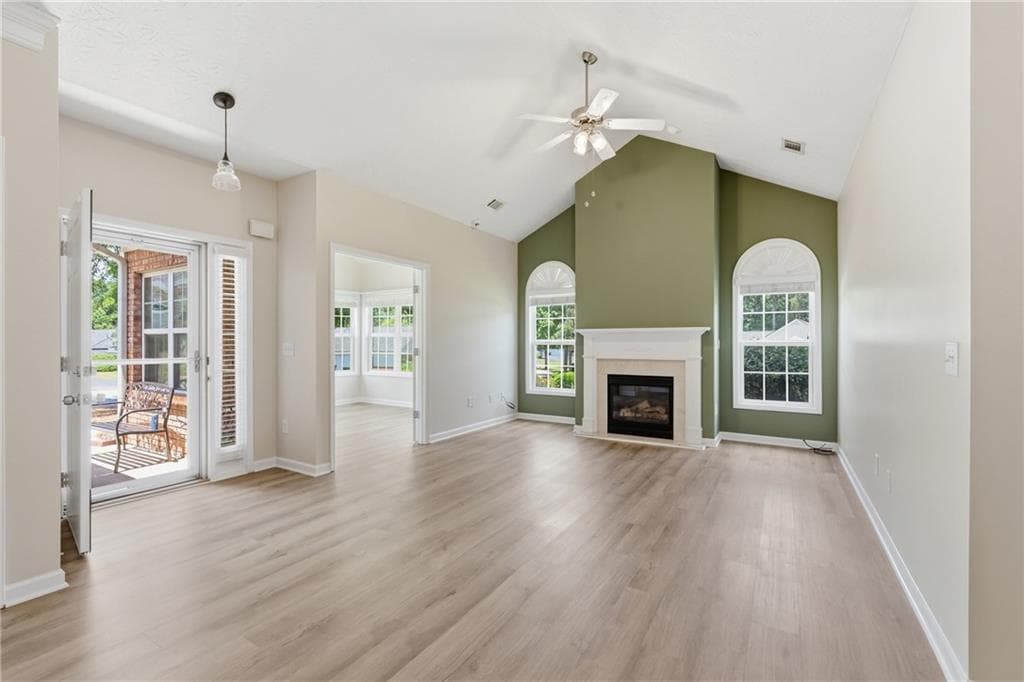 2 bedroom, 2 bathroom, 1,342 sq ft condominium for sale at 4533 Caleb Crossing 18, Powder Springs, GA 30127 — photo 3