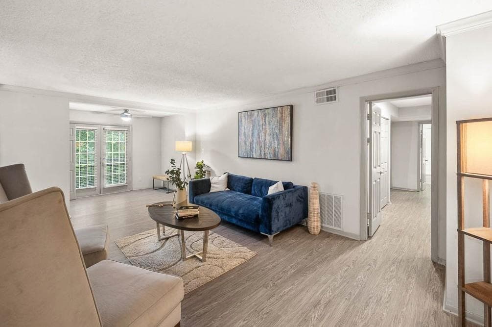 1 bedroom, 1 bathroom, 1,000 sq ft apartment for rent at 5555 Roswell Road P-09, Sandy Springs, GA 30342 for $1,275 a month — photo 4