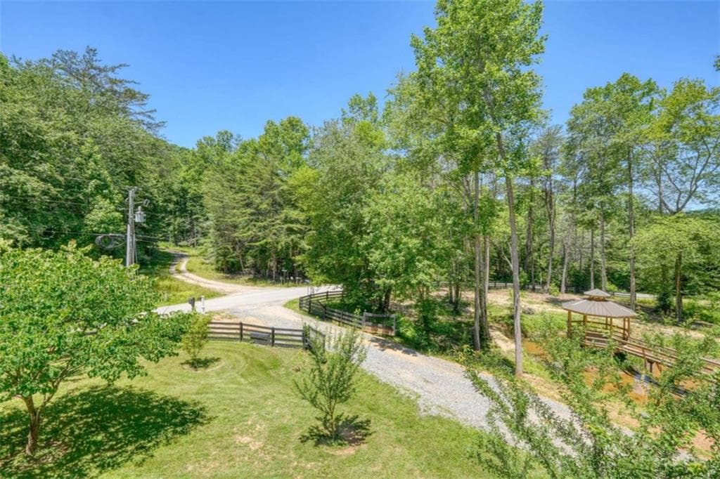 4 bedroom, 3 bathroom, 2,916 sq ft single family residence for sale at 18 Tranquility Trail, Blairsville, GA 30512 — photo 8
