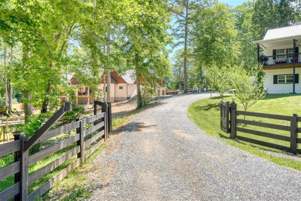 4 bedroom, 3 bathroom, 2,916 sq ft single family residence for sale at 18 Tranquility Trail, Blairsville, GA 30512 — photo 10