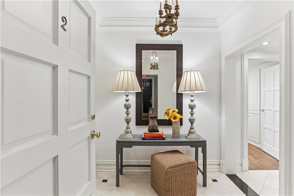 2 bedroom, 3 bathroom, 2,570 sq ft condominium under contract at 2769 Peachtree Road 2, Atlanta, GA 30305 — photo 2