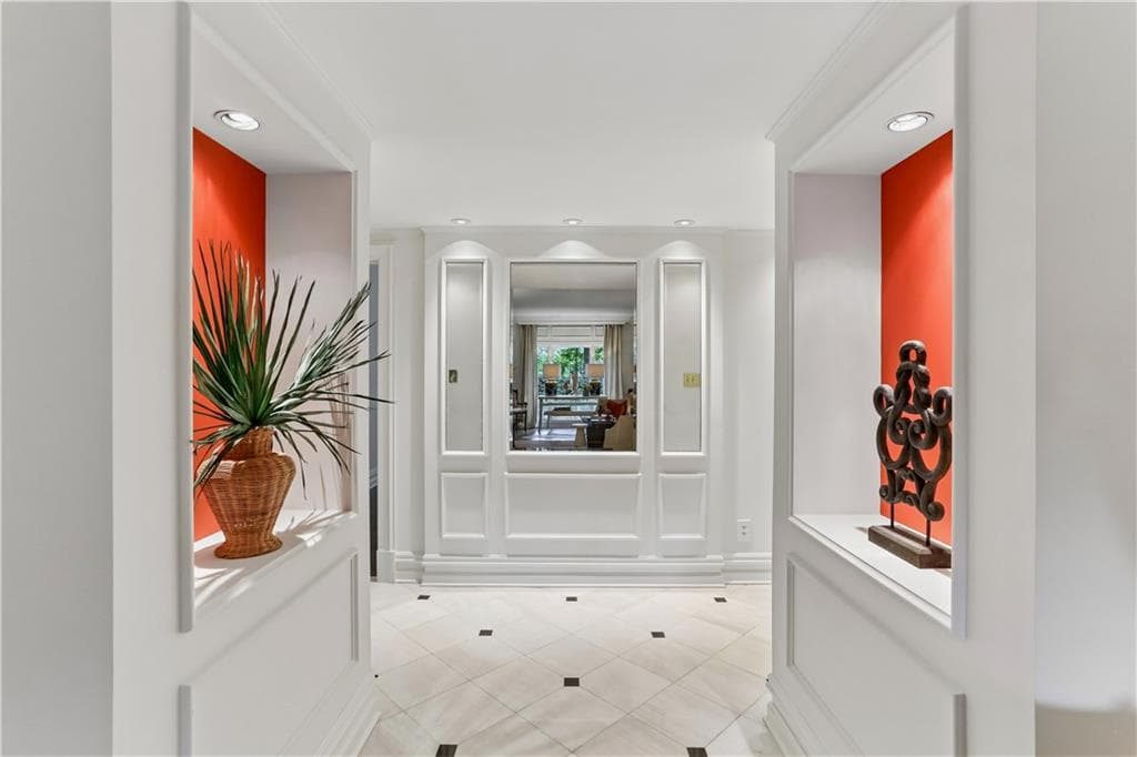 2 bedroom, 3 bathroom, 2,570 sq ft condominium under contract at 2769 Peachtree Road 2, Atlanta, GA 30305 — photo 5