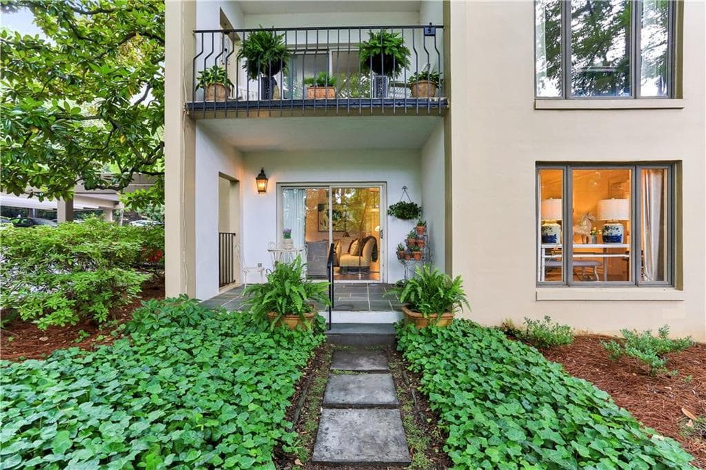 2 bedroom, 3 bathroom, 2,570 sq ft condominium under contract at 2769 Peachtree Road 2, Atlanta, GA 30305 — photo 9