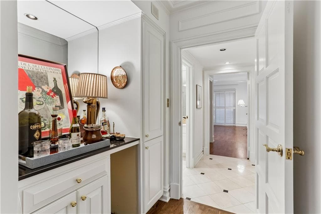 2 bedroom, 3 bathroom, 2,570 sq ft condominium under contract at 2769 Peachtree Road 2, Atlanta, GA 30305 — photo 10