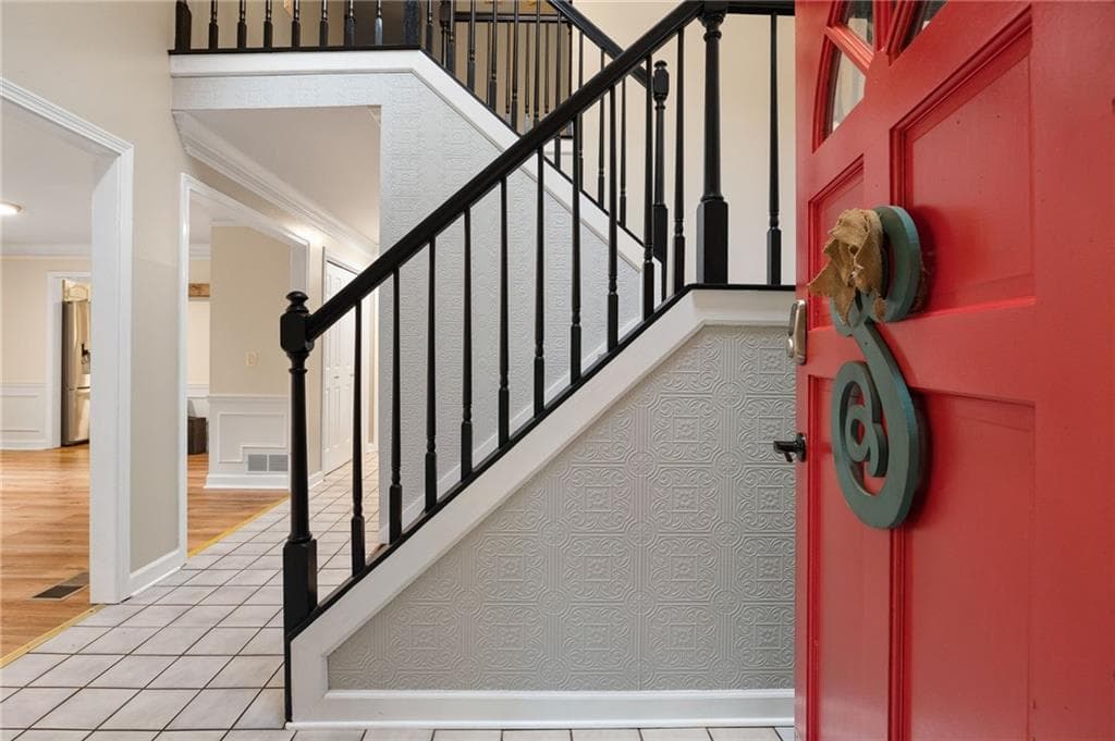 5 bedroom, 3 bathroom, 2,662 sq ft single family residence under contract at 507 Asher Court, Powder Springs, GA 30127 — photo 3