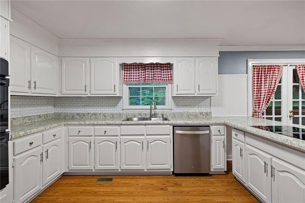 5 bedroom, 3 bathroom, 2,662 sq ft single family residence under contract at 507 Asher Court, Powder Springs, GA 30127 — photo 10