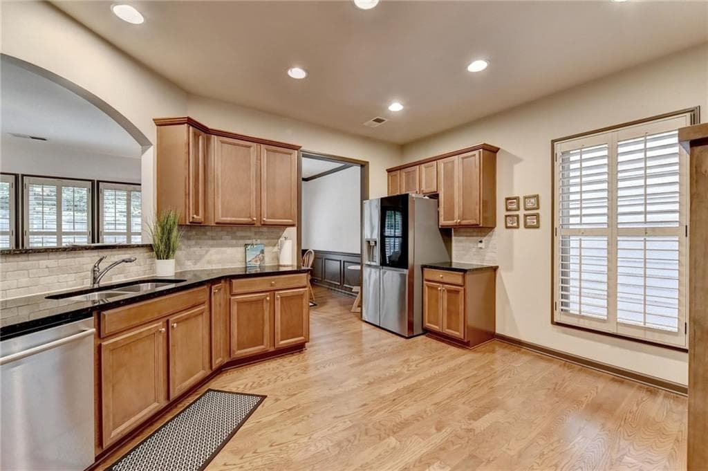 3 bedroom, 3 bathroom, 1,872 sq ft single family residence under contract at 4805 Mistybrooke Court, Alpharetta, GA 30004 — photo 8
