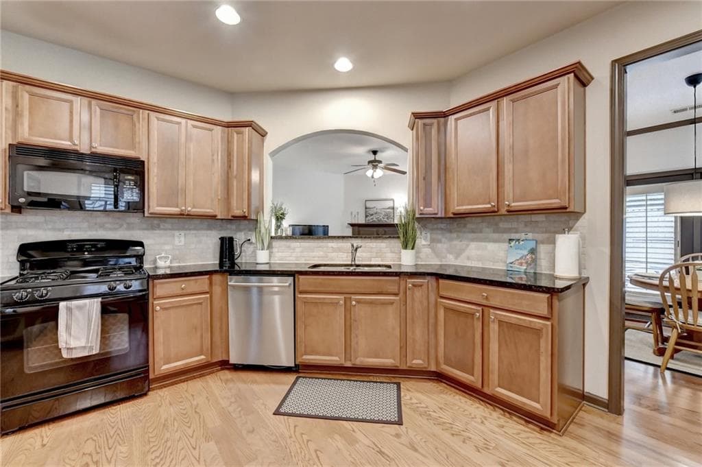3 bedroom, 3 bathroom, 1,872 sq ft single family residence under contract at 4805 Mistybrooke Court, Alpharetta, GA 30004 — photo 10