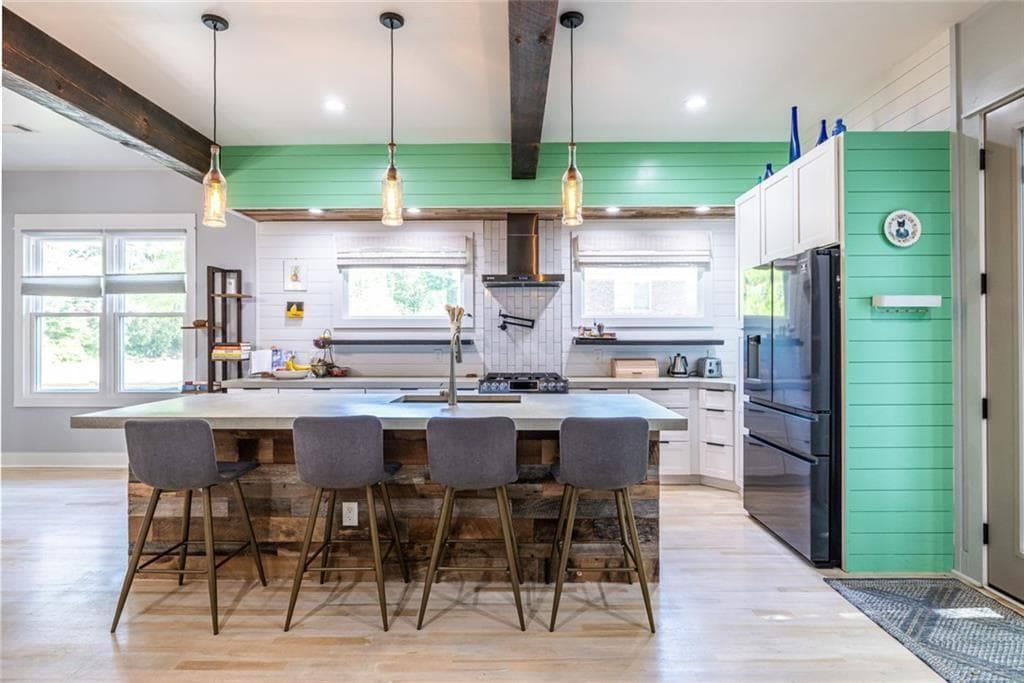 3 bedroom, 3 bathroom, 1,980 sq ft single family residence sold at 908 Cascade Avenue, Atlanta, GA 30311