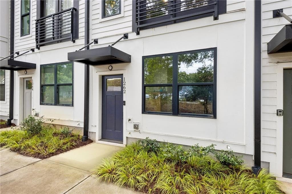 2 bedroom, 3 bathroom, 1,570 sq ft townhouse for sale at 1262 Wright Lane, Atlanta, GA 30316 — photo 3