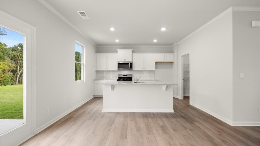 5 bedroom, 3 bathroom, 2,340 sq ft single family residence for sale at 645 Lost Creek Parkway, Dallas, GA 30132 — photo 6