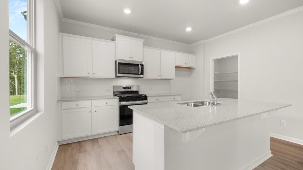 5 bedroom, 3 bathroom, 2,340 sq ft single family residence for sale at 645 Lost Creek Parkway, Dallas, GA 30132 — photo 9