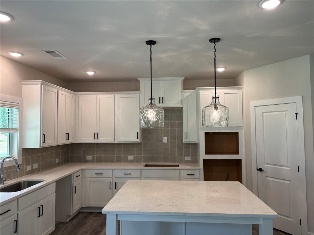 5 bedroom, 3 bathroom, 3,140 sq ft single family residence for rent at 4250 Shirebrook Trail, Hoschton, GA 30548 for $3,100 a month — photo 2