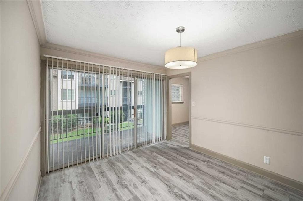 1 bedroom, 1 bathroom, 900 sq ft apartment for rent at 5675 Roswell Road 39-J, Atlanta, GA 30342 for $1,238 a month — photo 3
