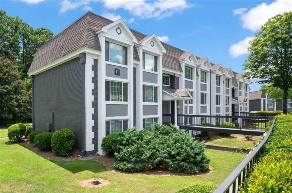 1 bedroom, 1 bathroom, 900 sq ft apartment for rent at 5675 Roswell Road 39-J, Atlanta, GA 30342 for $1,238 a month — photo 9