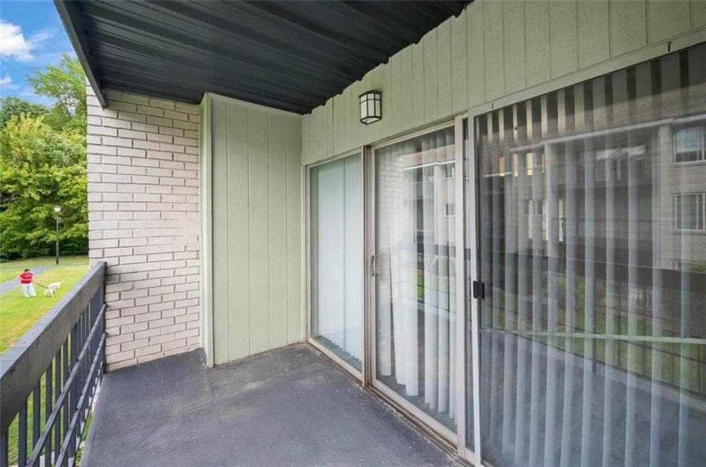 2 bedroom, 2 bathroom, 1,190 sq ft apartment for rent at 5675 Roswell Road 60-A, Atlanta, GA 30342 for $1,404 a month — photo 6