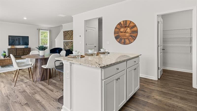 5 bedroom, 3 bathroom, 2,804 sq ft single family residence under contract at 657 Lost Creek Parkway, Dallas, GA 30132 — photo 7