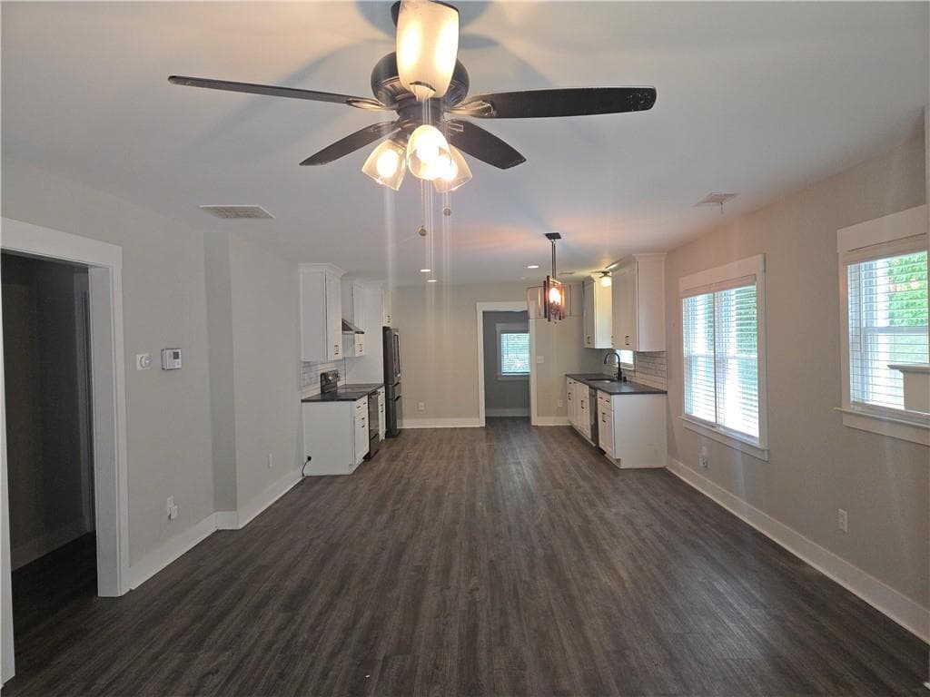 4 bedroom, 3 bathroom, 1,212 sq ft single family residence for rent at 1029 Washington Heights Terrace, Atlanta, GA 30314 for $2,400 a month — photo 3