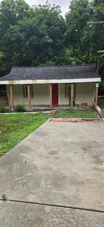 2 bedroom, 1 bathroom, 896 sq ft single family residence for sale at 6556 Bowden Street, Lithia Springs, GA 30122