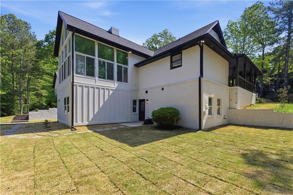 5 bedroom, 6 bathroom, 6,369 sq ft single family residence for sale at 3380 Wildwood Road, Suwanee, GA 30024 — photo 5