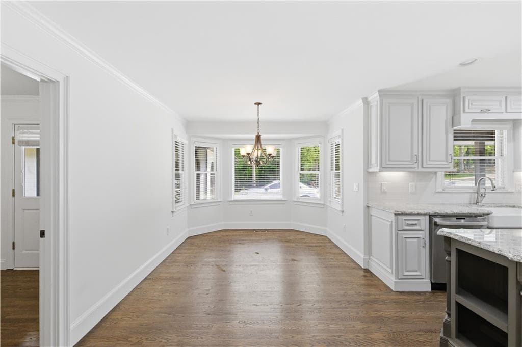 5 bedroom, 6 bathroom, 6,369 sq ft single family residence for sale at 3380 Wildwood Road, Suwanee, GA 30024 — photo 7