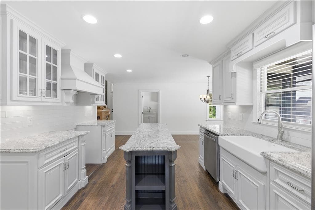 5 bedroom, 6 bathroom, 6,369 sq ft single family residence for sale at 3380 Wildwood Road, Suwanee, GA 30024 — photo 9