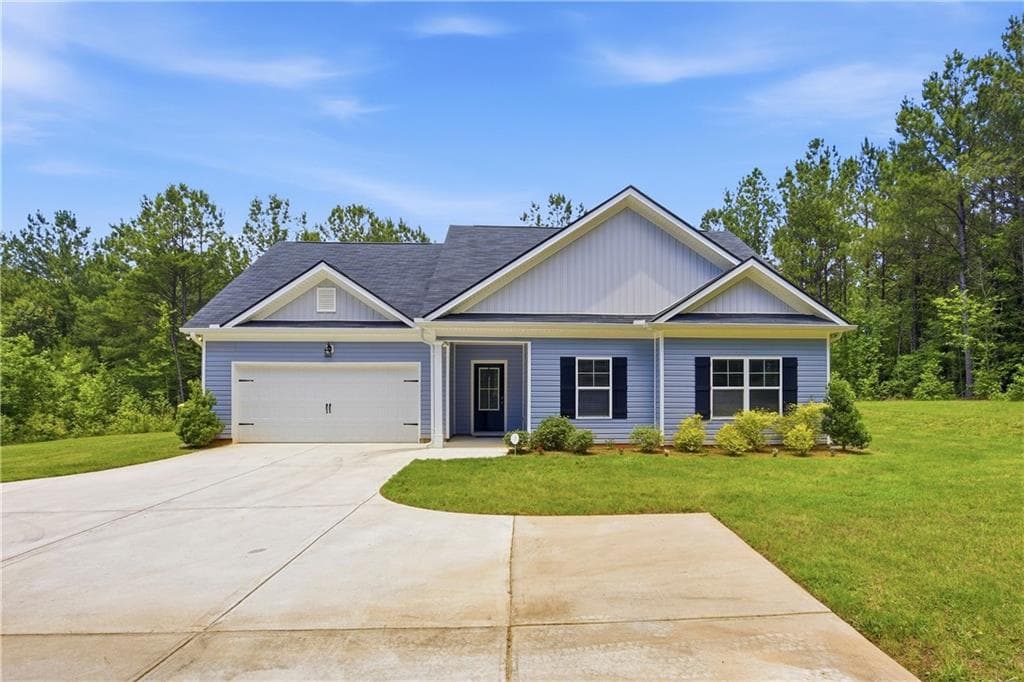 3 bedroom, 2 bathroom, 1,391 sq ft single family residence for sale at 70 Goldmine Road, Grantville, GA 30220