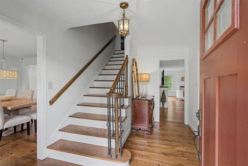 5 bedroom, 4 bathroom, 3,175 sq ft single family residence under contract at 3730 Creekstone Way, Marietta, GA 30068 — photo 6