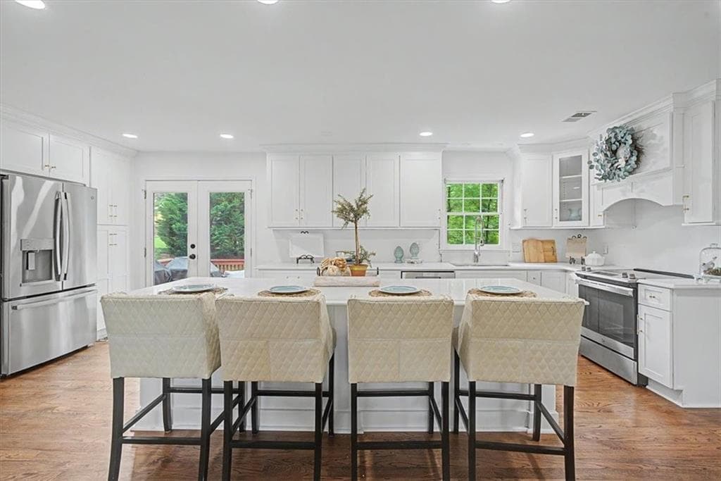 5 bedroom, 4 bathroom, 3,175 sq ft single family residence under contract at 3730 Creekstone Way, Marietta, GA 30068 — photo 9