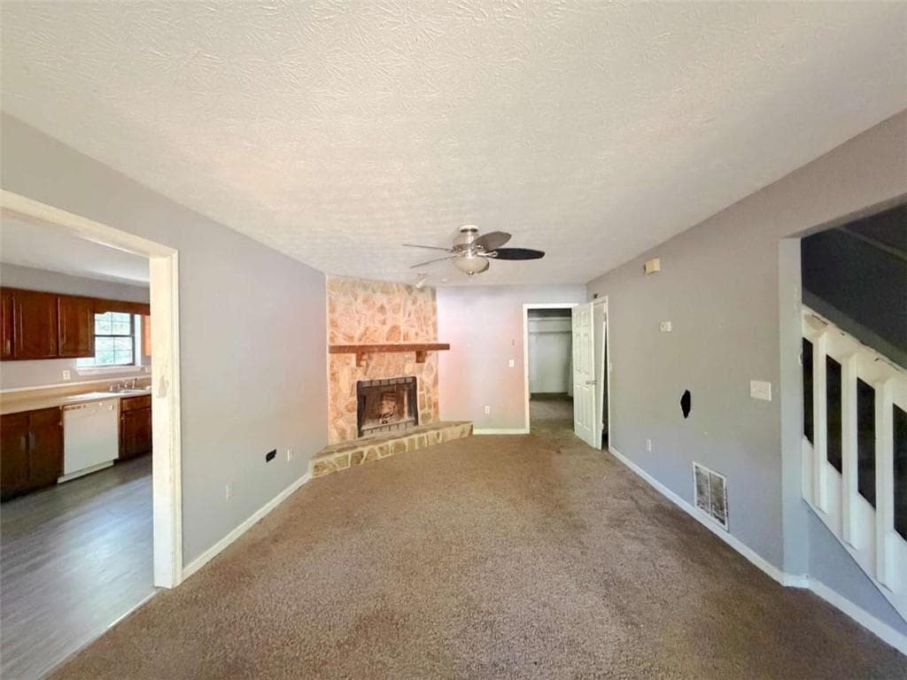 3 bedroom, 2 bathroom, 1,391 sq ft townhouse for sale at 6859 S Lakewood Terrace, Douglasville, GA 30135 — photo 3