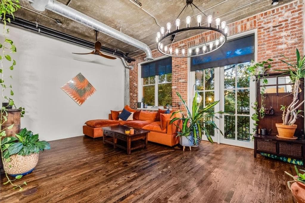 2 bedroom, 2 bathroom, 1,230 sq ft condominium for sale at 3235 Roswell Road 609, Atlanta, GA 30305 — photo 1 of 31