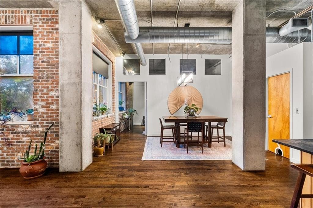 2 bedroom, 2 bathroom, 1,230 sq ft condominium for sale at 3235 Roswell Road 609, Atlanta, GA 30305 — photo 5