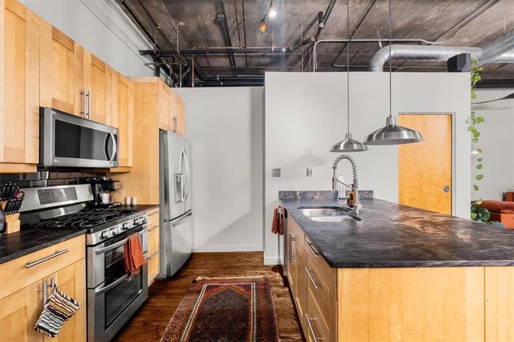 2 bedroom, 2 bathroom, 1,230 sq ft condominium for sale at 3235 Roswell Road 609, Atlanta, GA 30305 — photo 7
