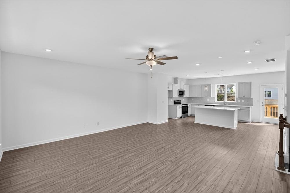 3 bedroom, 4 bathroom, 1,893 sq ft townhouse for sale at 102 Epperly Way, Tucker, GA 30084 — photo 10