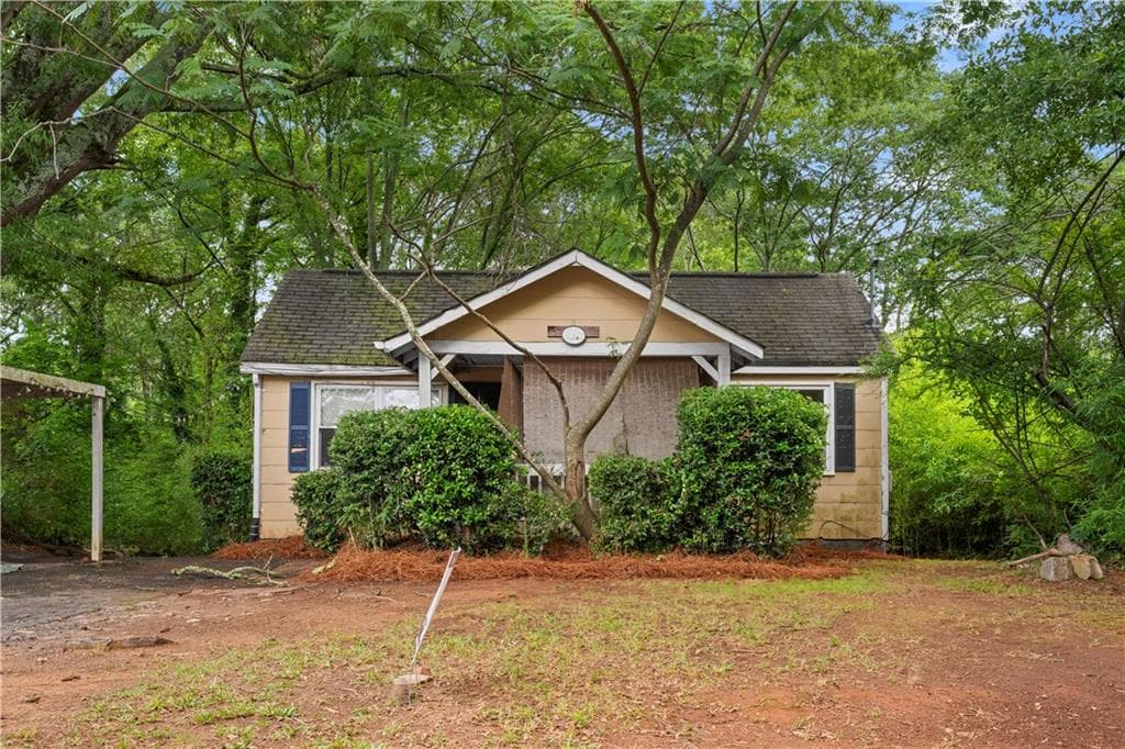 3 bedroom, 1 bathroom, 1,142 sq ft single family residence for sale at 710 Murphey Street, Decatur, GA 30079 — photo 1 of 20