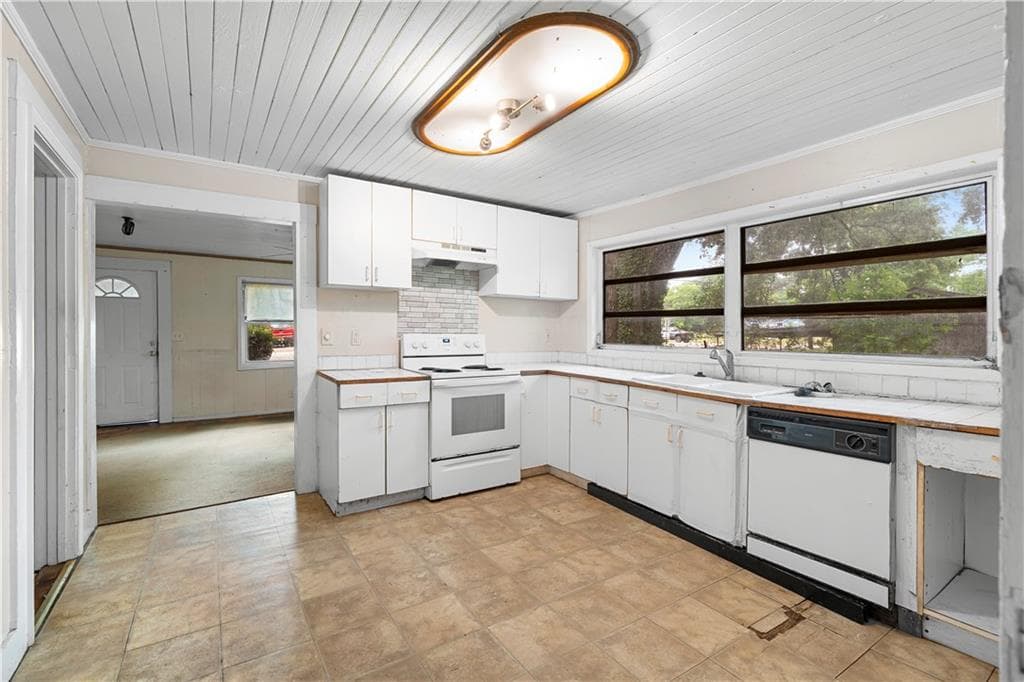 3 bedroom, 1 bathroom, 1,142 sq ft single family residence for sale at 710 Murphey Street, Decatur, GA 30079 — photo 7