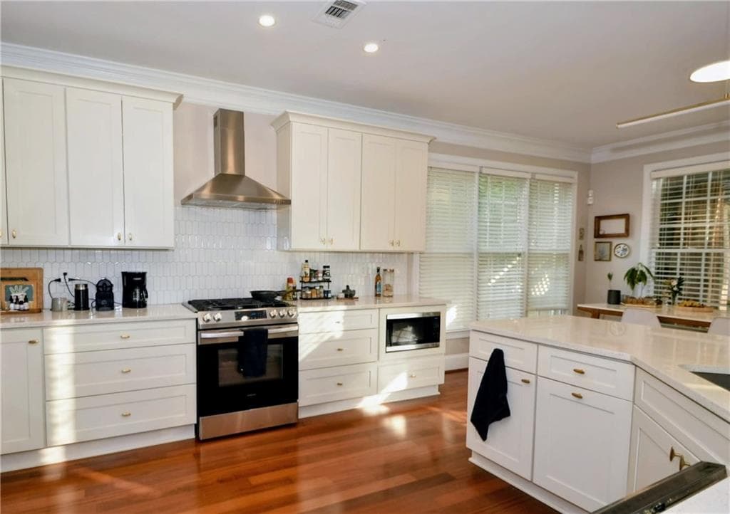 5 bedroom, 4 bathroom, 3,269 sq ft single family residence for rent at 11210 Donnington Drive, Duluth, GA 30097 for $4,500 a month — photo 3
