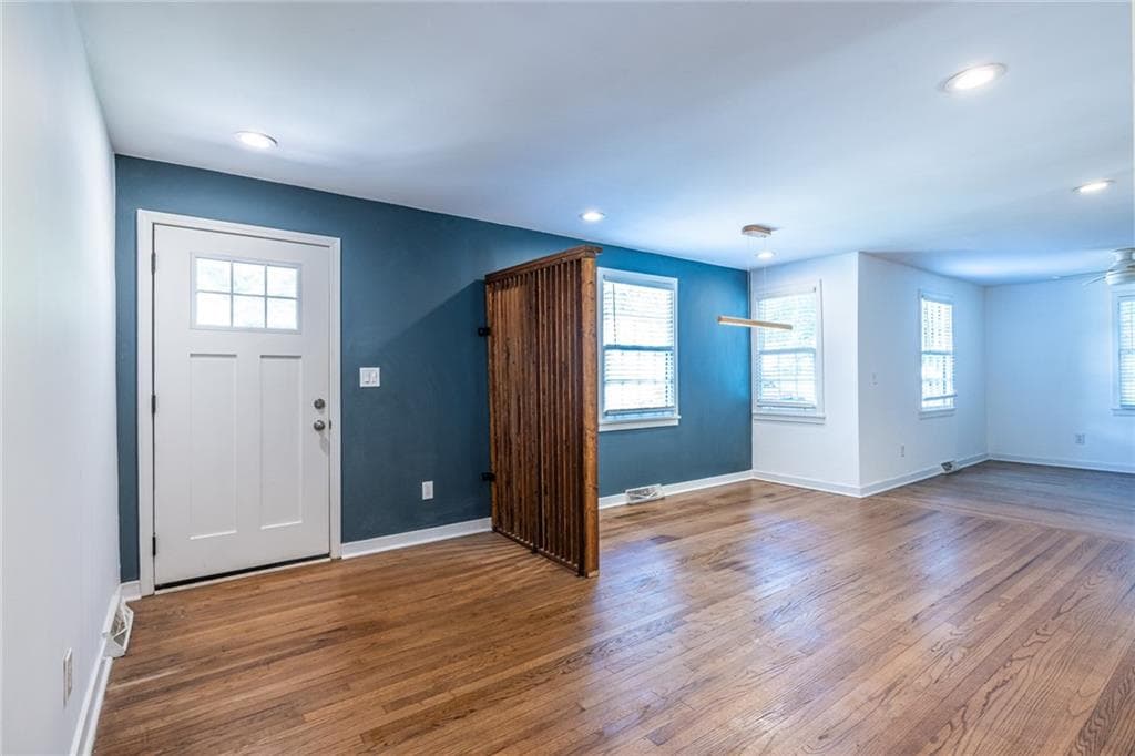 3 bedroom, 2 bathroom, 1,181 sq ft single family residence for sale at 1909 Lisbon Drive, Atlanta, GA 30310 — photo 4