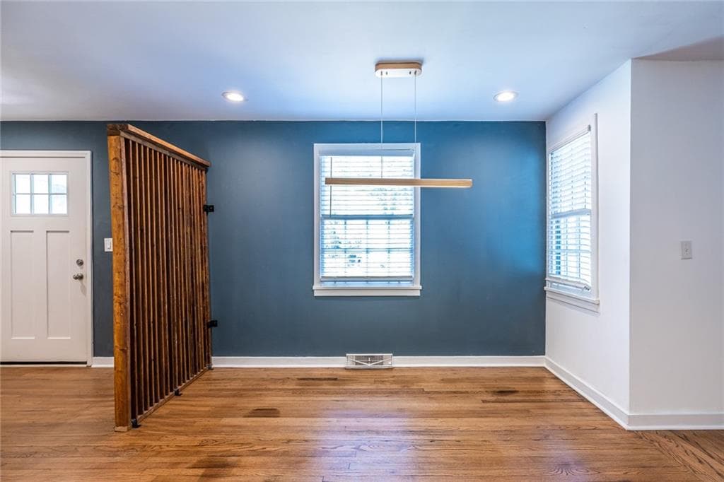 3 bedroom, 2 bathroom, 1,181 sq ft single family residence for sale at 1909 Lisbon Drive, Atlanta, GA 30310 — photo 5