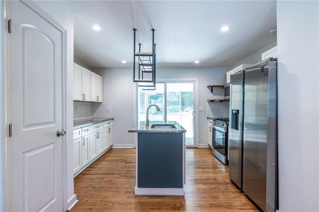3 bedroom, 2 bathroom, 1,181 sq ft single family residence for sale at 1909 Lisbon Drive, Atlanta, GA 30310 — photo 10