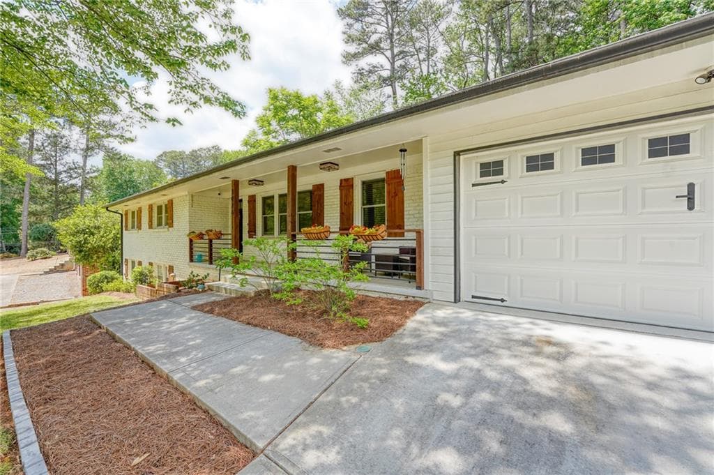 4 bedroom, 4 bathroom, 2,542 sq ft single family residence for rent at 3076 Mccully Drive, Atlanta, GA 30345 for $5,500 a month — photo 3