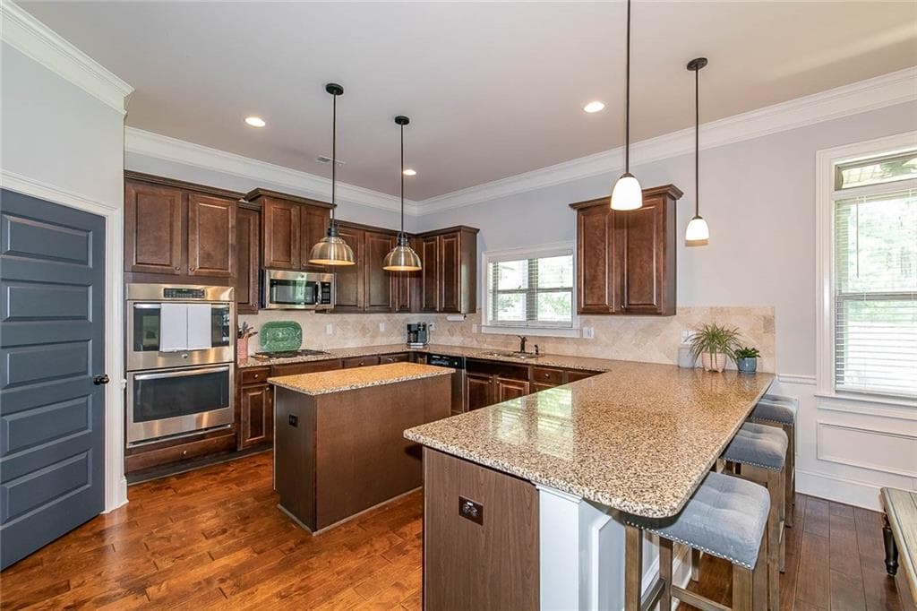 4 bedroom, 3 bathroom, 3,296 sq ft single family residence under contract at 49 Bay Crest Court, Loganville, GA 30052 — photo 5