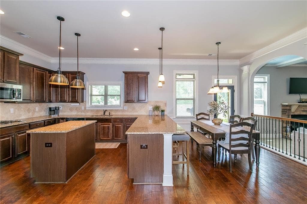 4 bedroom, 3 bathroom, 3,296 sq ft single family residence under contract at 49 Bay Crest Court, Loganville, GA 30052 — photo 10