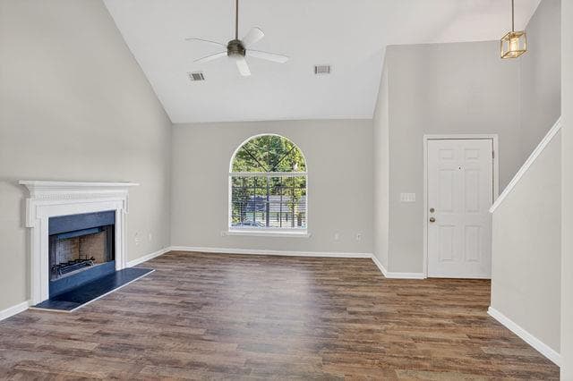 3 bedroom, 3 bathroom, 1,418 sq ft single family residence under contract at 5515 Forest Downs Circle, Atlanta, GA 30349 — photo 3